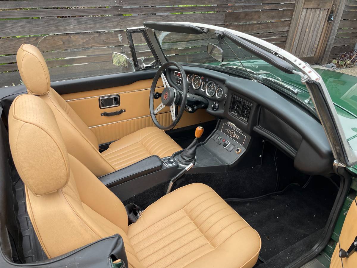Mgb-convertible-1972-green-6