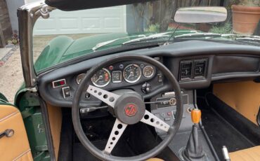 Mgb-convertible-1972-green-7