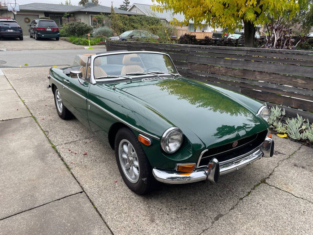 Mgb-convertible-1972-green