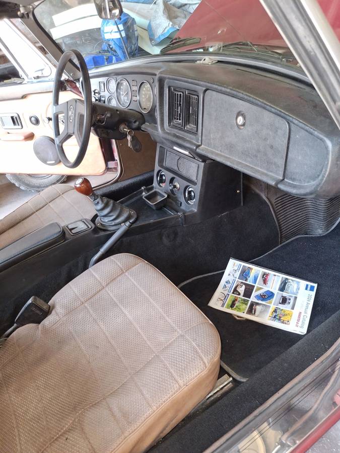 Mgb-convertible-1978-red-10