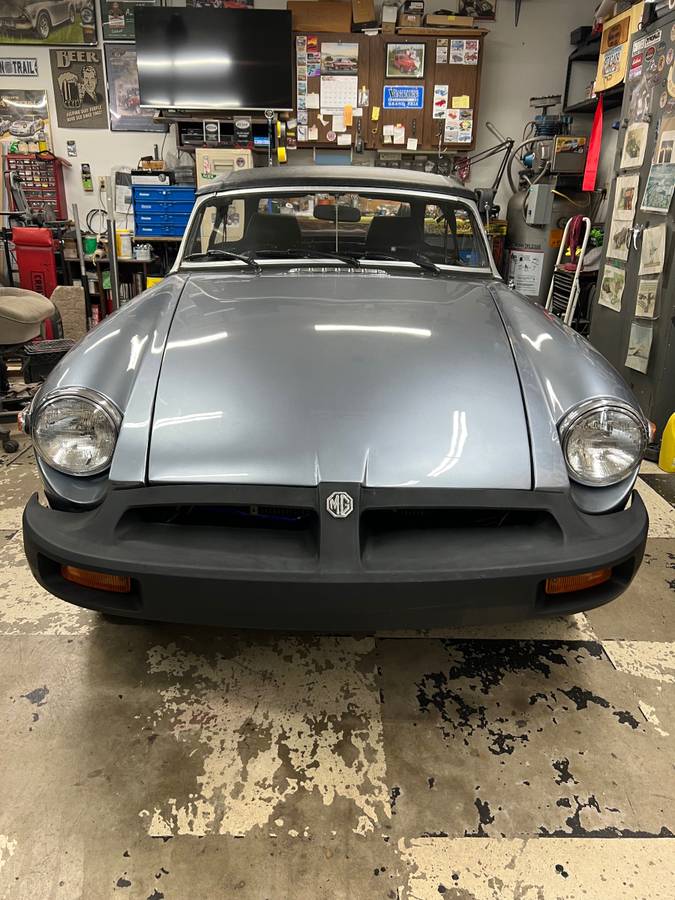 Mgb-convertible-1978-silver-1