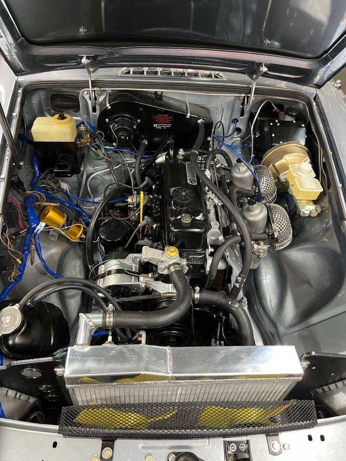 Mgb-convertible-1978-silver-10