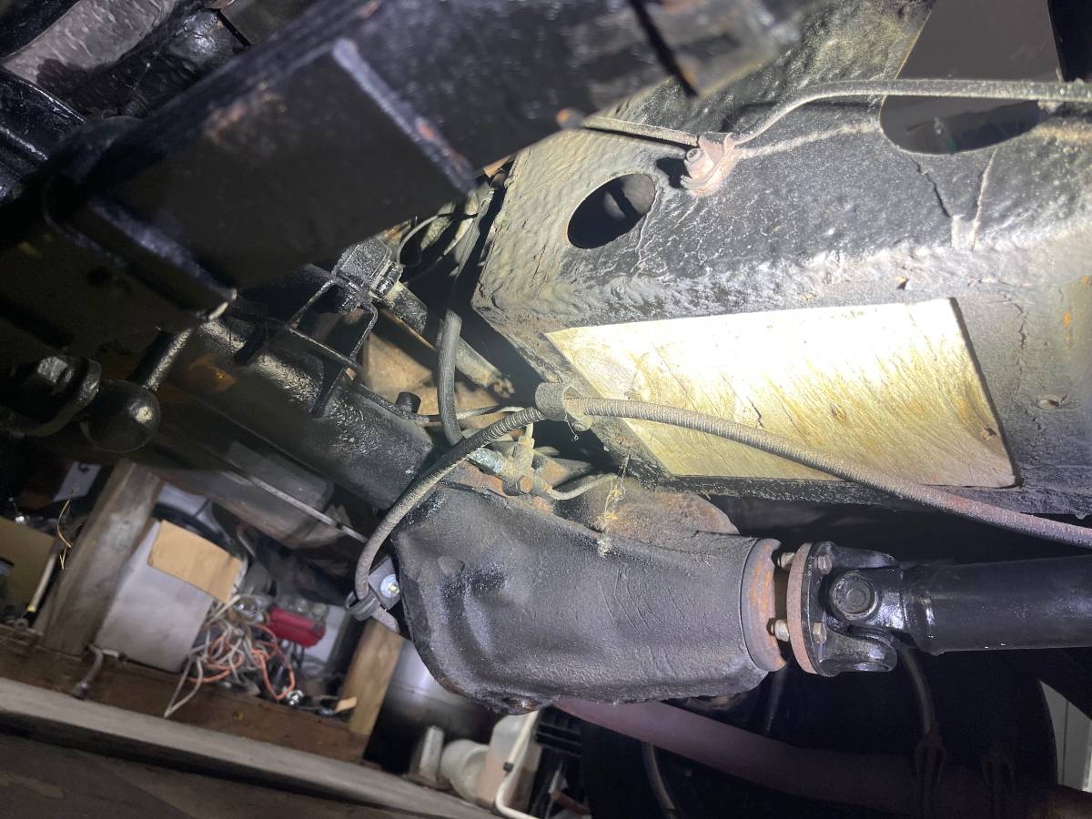 Mgb-convertible-1978-silver-15