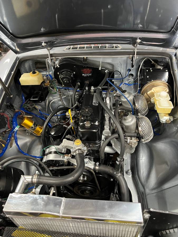 Mgb-convertible-1978-silver-3