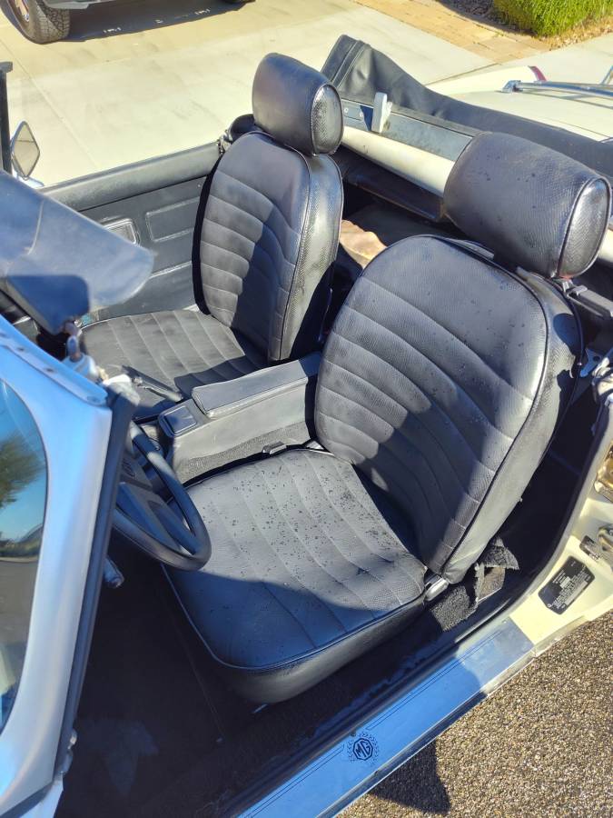 Mgb-convertible-1980-10