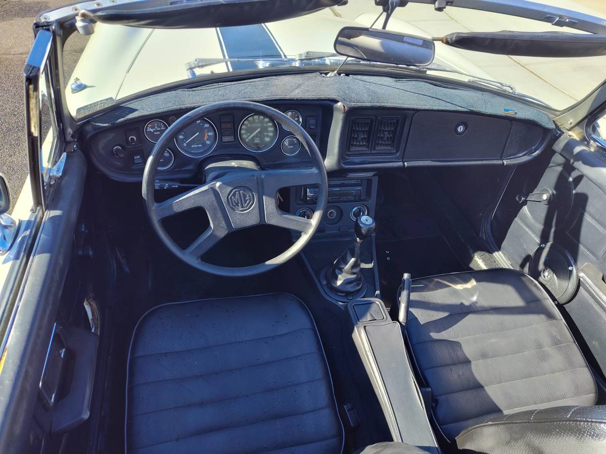 Mgb-convertible-1980-9