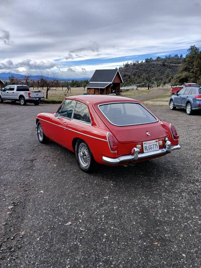 Mgb-gt-1967-red-11