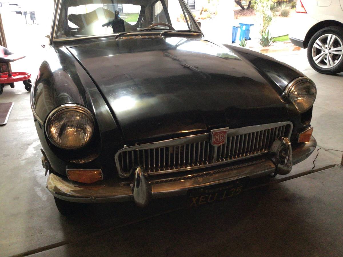 Mgb-gt-1968-black-3