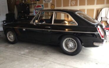 Mgb-gt-1968-black-5