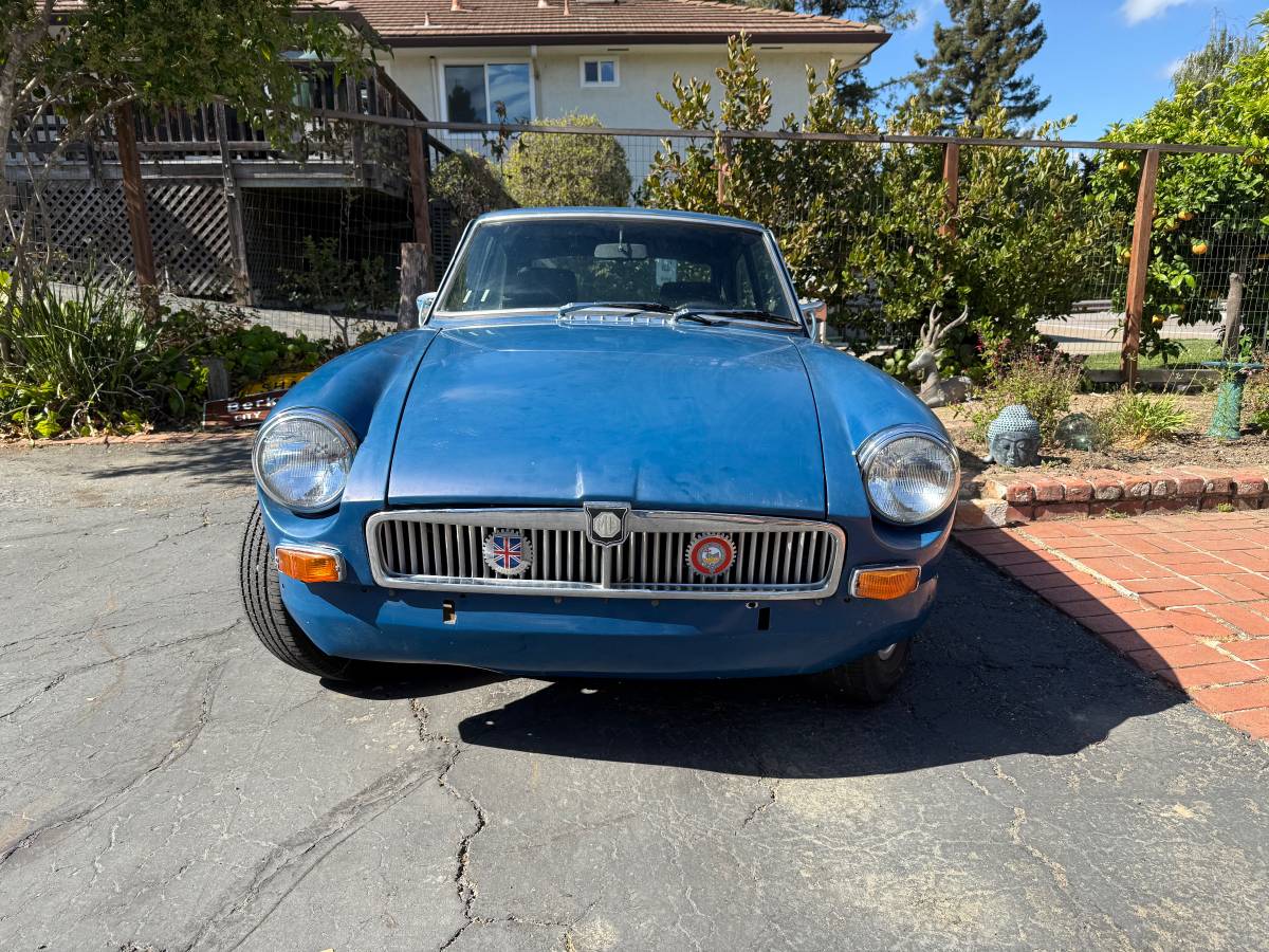 Mgb-gt-1972-blue-1
