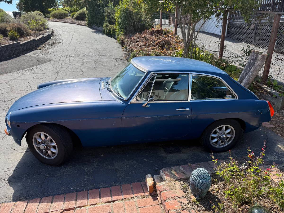 Mgb-gt-1972-blue-3