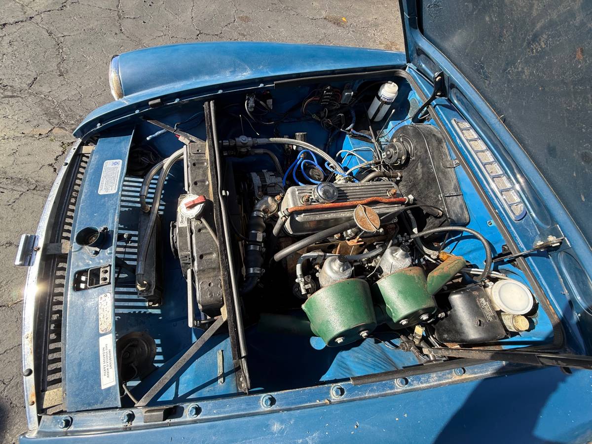 Mgb-gt-1972-blue-9
