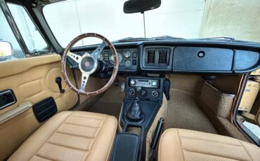 Mgb-roadster-1977-yellow-11