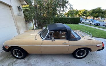 Mgb-roadster-1977-yellow-6