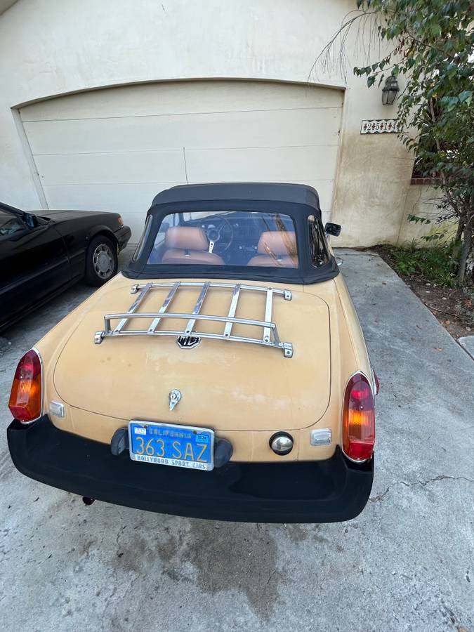 Mgb-roadster-1977-yellow-7