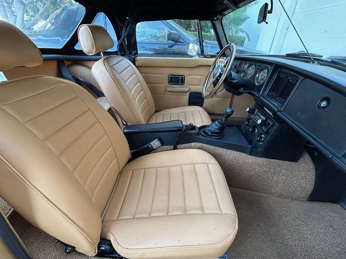 Mgb-roadster-1977-yellow-8