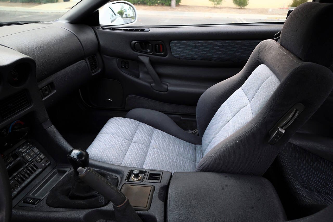 Mitsubishi-3000GT-1995-Coupe-16