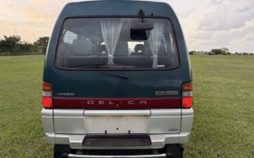 Mitsubishi-Delica-1996-Minivan-11