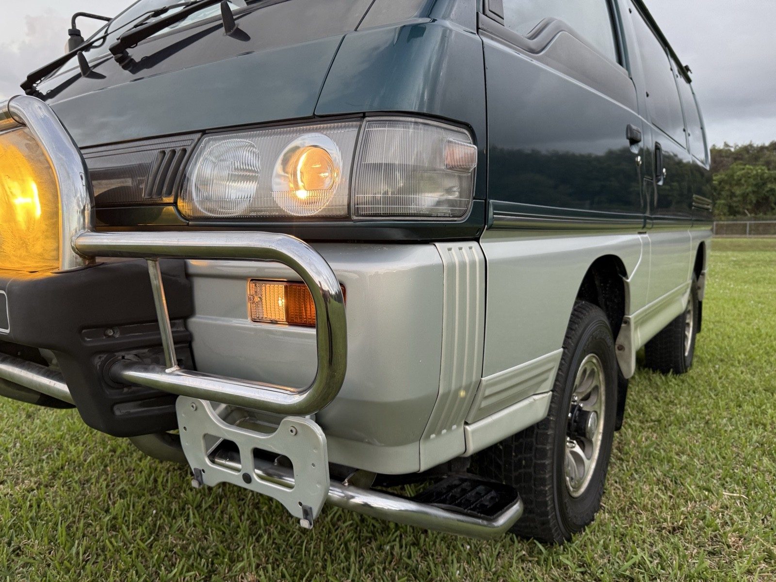 Mitsubishi-Delica-1996-Minivan-12