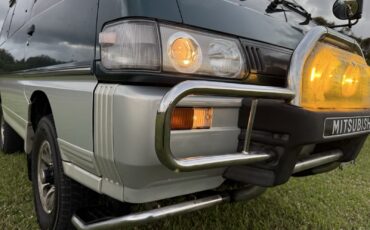 Mitsubishi-Delica-1996-Minivan-15