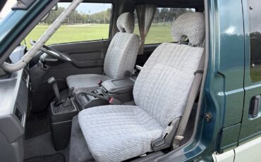 Mitsubishi-Delica-1996-Minivan-16