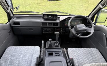 Mitsubishi-Delica-1996-Minivan-21