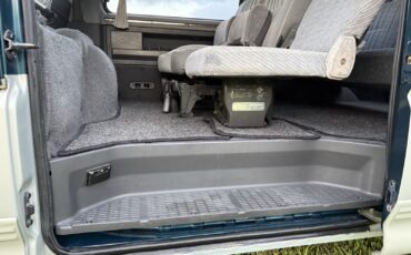 Mitsubishi-Delica-1996-Minivan-24