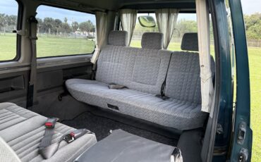 Mitsubishi-Delica-1996-Minivan-26