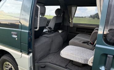 Mitsubishi-Delica-1996-Minivan-27