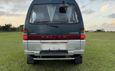 Mitsubishi-Delica-1996-Minivan-5