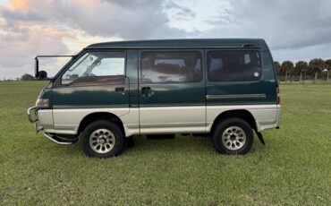 Mitsubishi-Delica-1996-Minivan-6