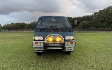 Mitsubishi-Delica-1996-Minivan-7