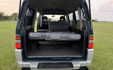 Mitsubishi-Delica-1996-Minivan-9