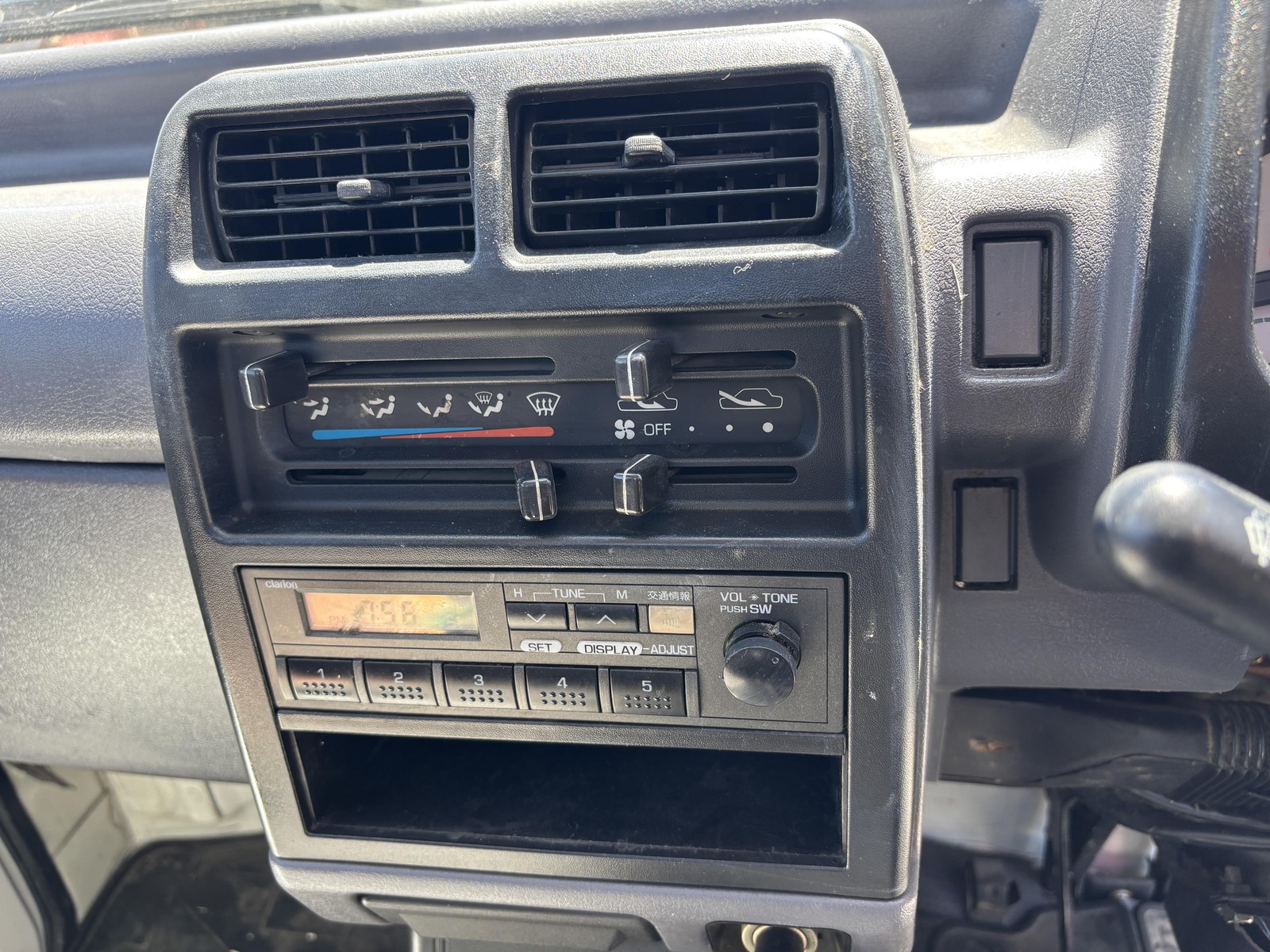 Mitsubishi-Minicab-1994-Truck-14