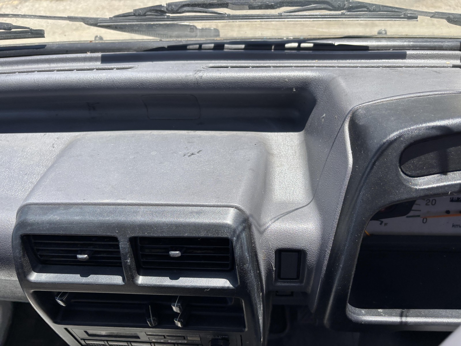 Mitsubishi-Minicab-1994-Truck-16