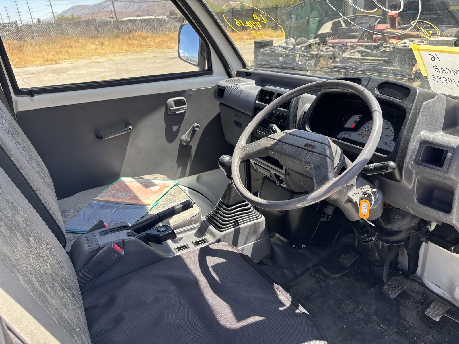 Mitsubishi-Minicab-1994-Truck-9