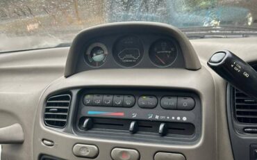 Mitsubishi-delica-diesel-1995-white-12