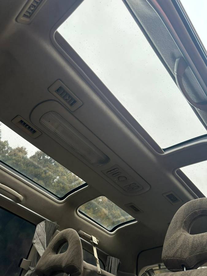 Mitsubishi-delica-diesel-1995-white-14