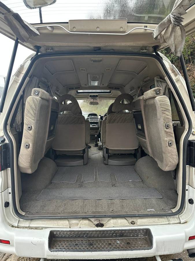 Mitsubishi-delica-diesel-1995-white-15