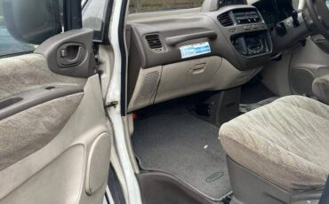 Mitsubishi-delica-diesel-1995-white-17