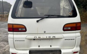 Mitsubishi-delica-diesel-1995-white-18