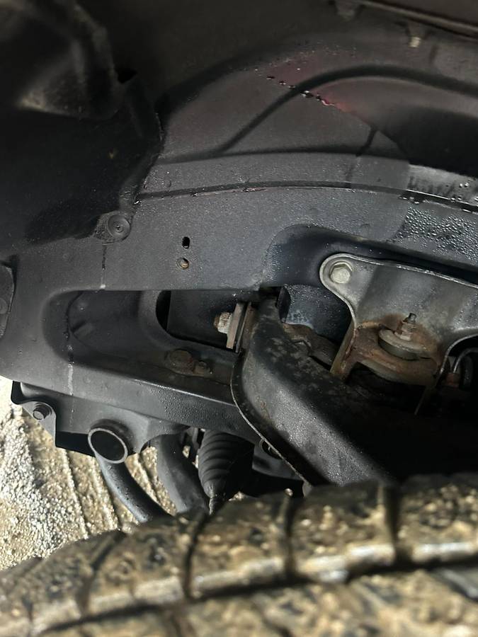 Mitsubishi-delica-diesel-1995-white-2