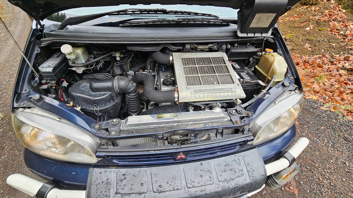 Mitsubishi-delica-l400-spacegear-diesel-1994-15