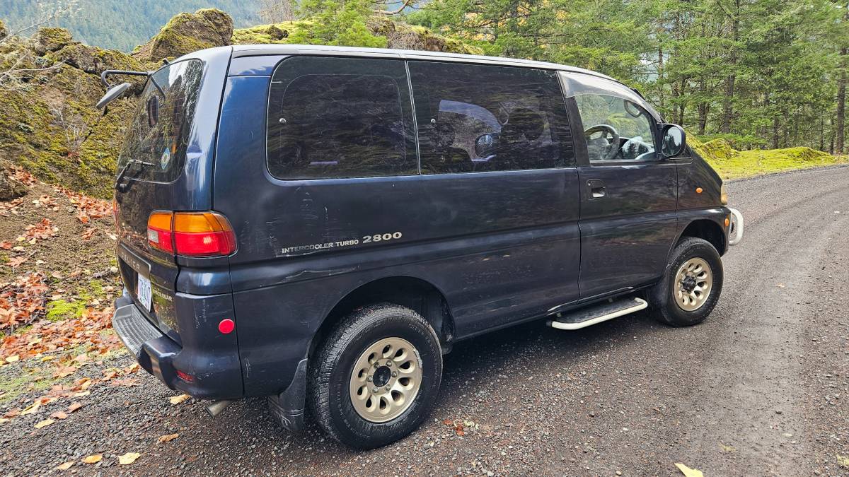 Mitsubishi-delica-l400-spacegear-diesel-1994-2