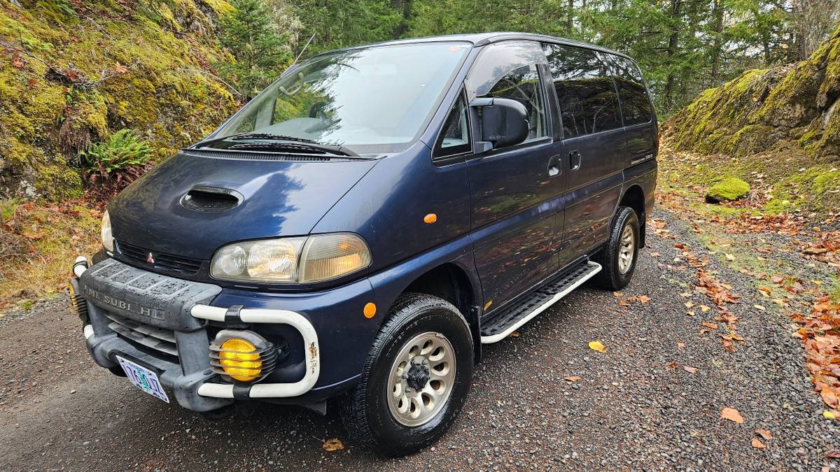 Mitsubishi-delica-l400-spacegear-diesel-1994
