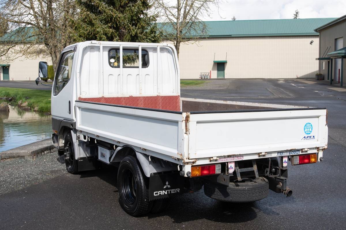 Mitsubishi-diesel-1996-white-31