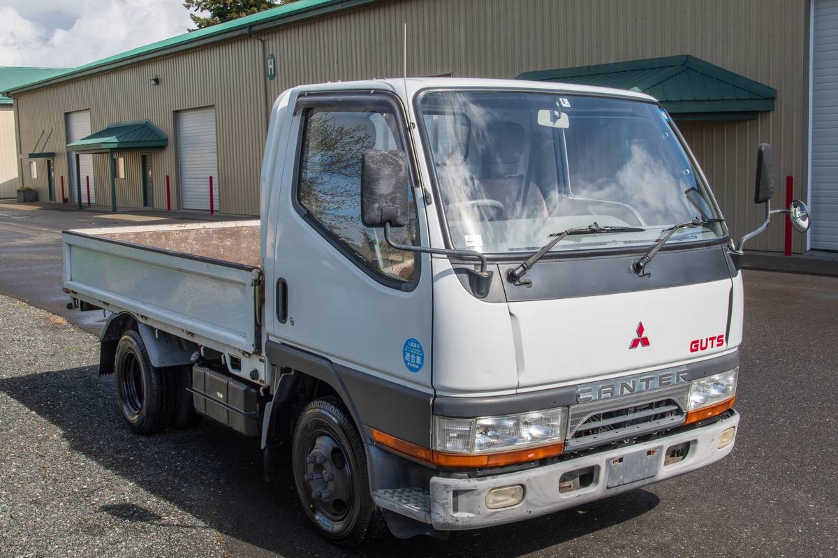 Mitsubishi-diesel-1996-white-32