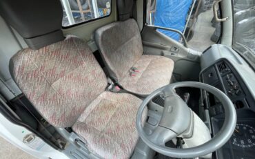 Mitsubishi-diesel-1996-white-38