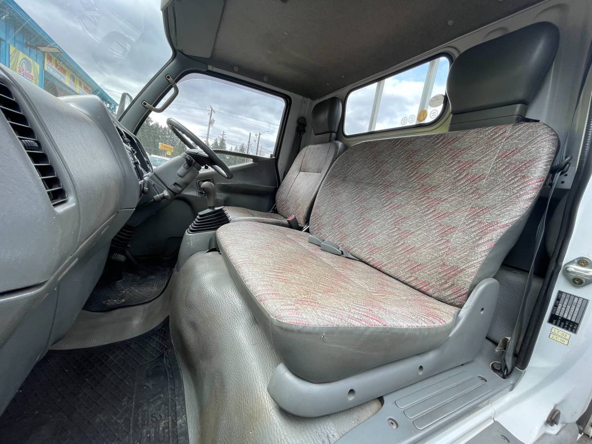 Mitsubishi-diesel-1996-white-47