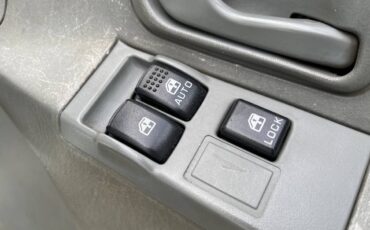 Mitsubishi-diesel-1996-white-56